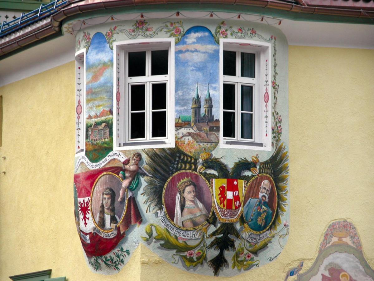 Hotel Dolomiti Schloss カナツェーイ エクステリア 写真