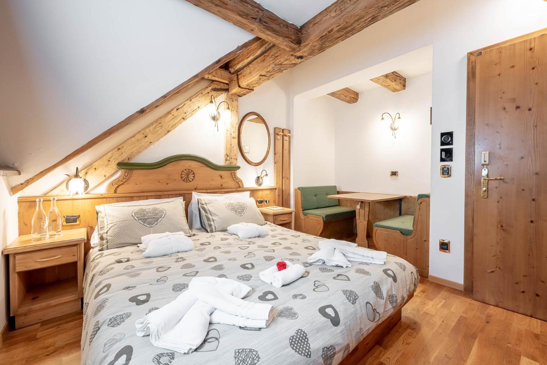 Hotel Dolomiti Schloss カナツェーイ エクステリア 写真