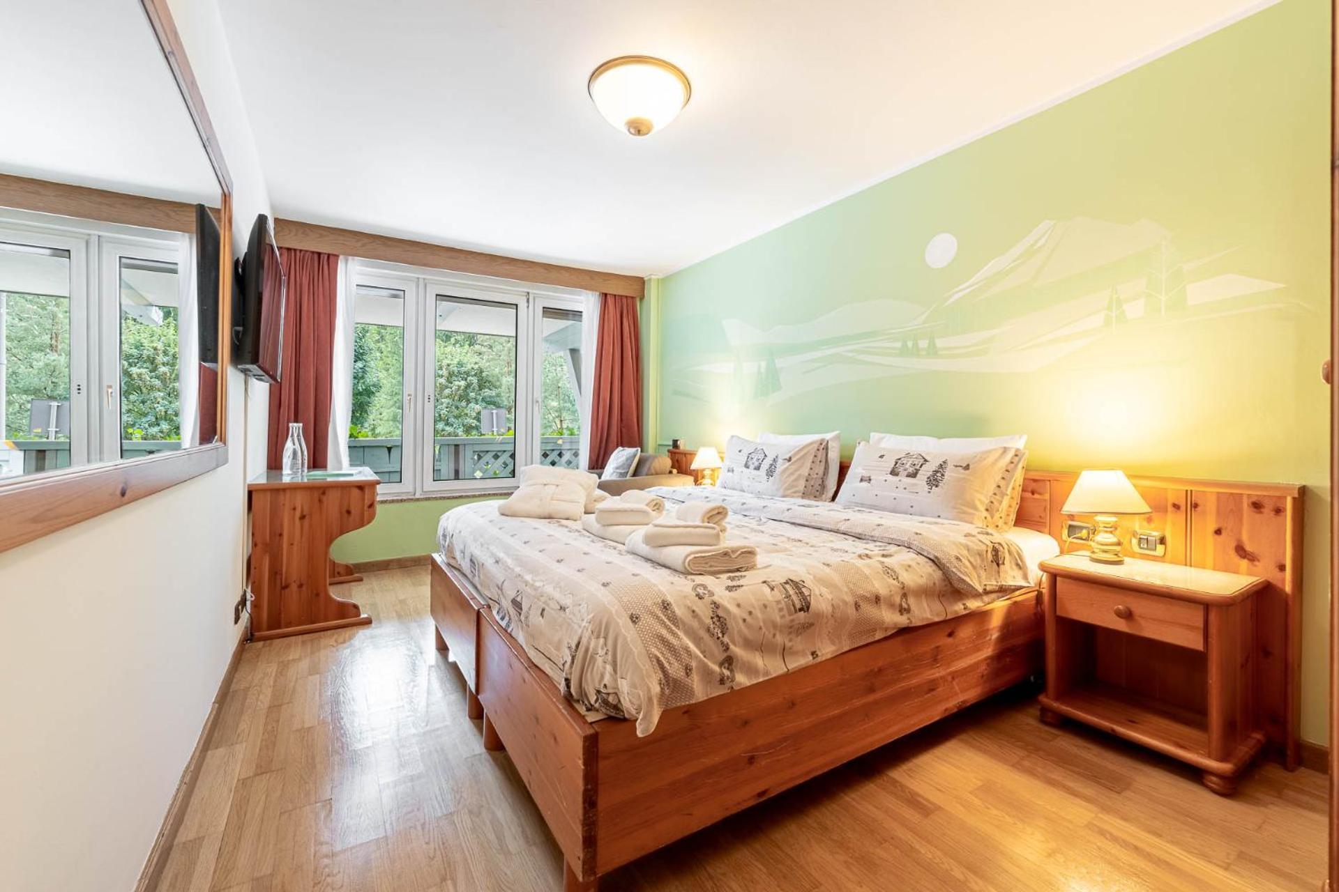 Hotel Dolomiti Schloss カナツェーイ エクステリア 写真