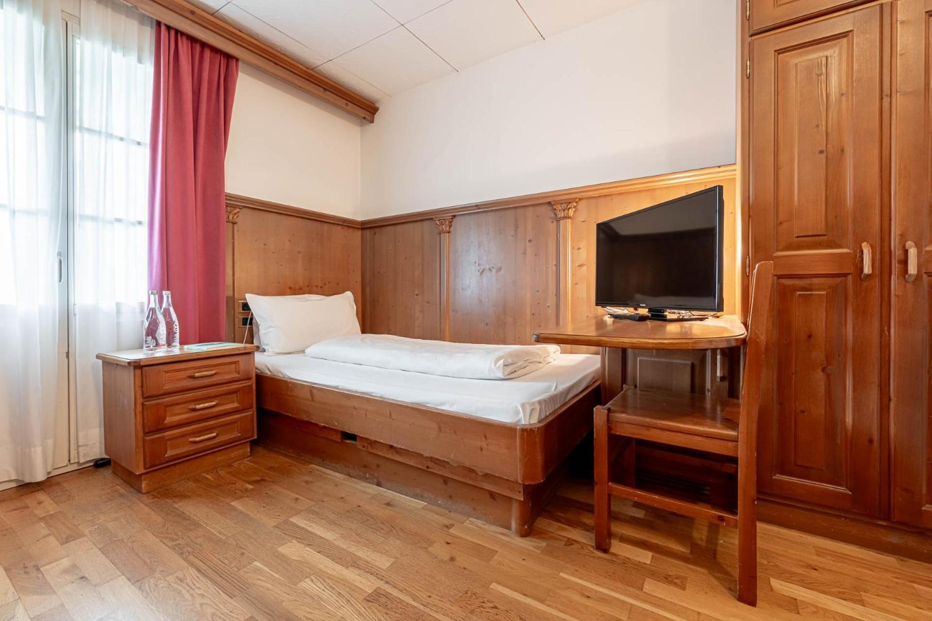 Hotel Dolomiti Schloss カナツェーイ エクステリア 写真