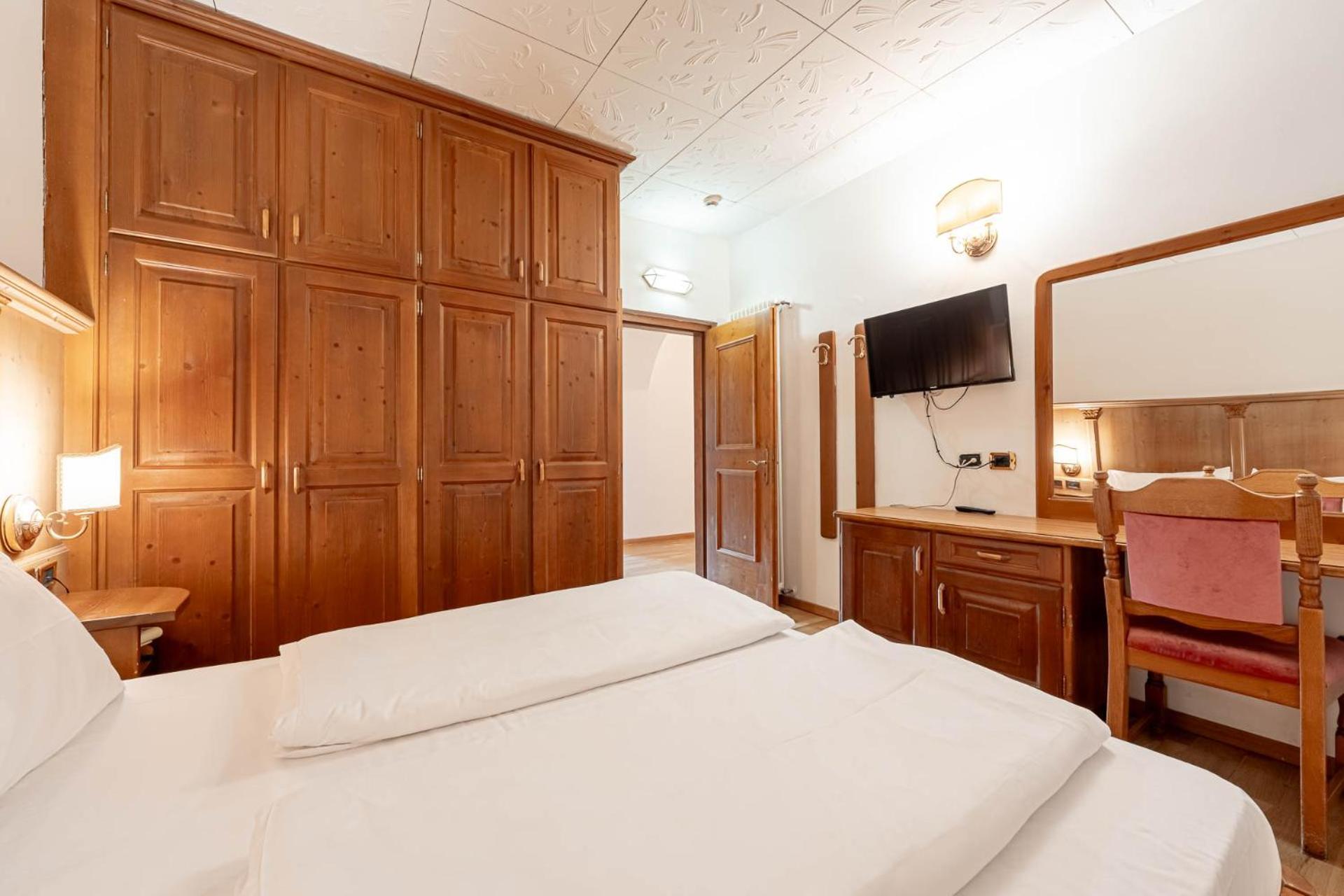Hotel Dolomiti Schloss カナツェーイ エクステリア 写真