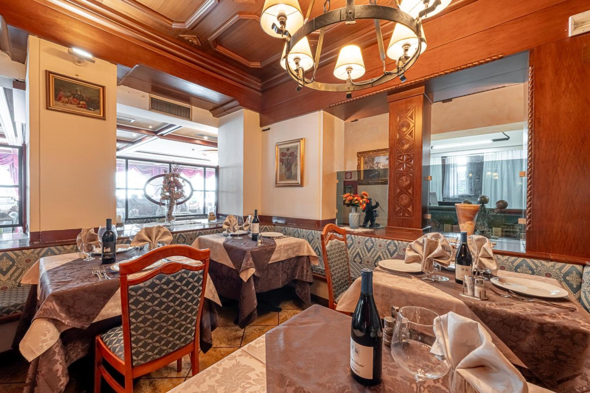 Hotel Dolomiti Schloss カナツェーイ エクステリア 写真