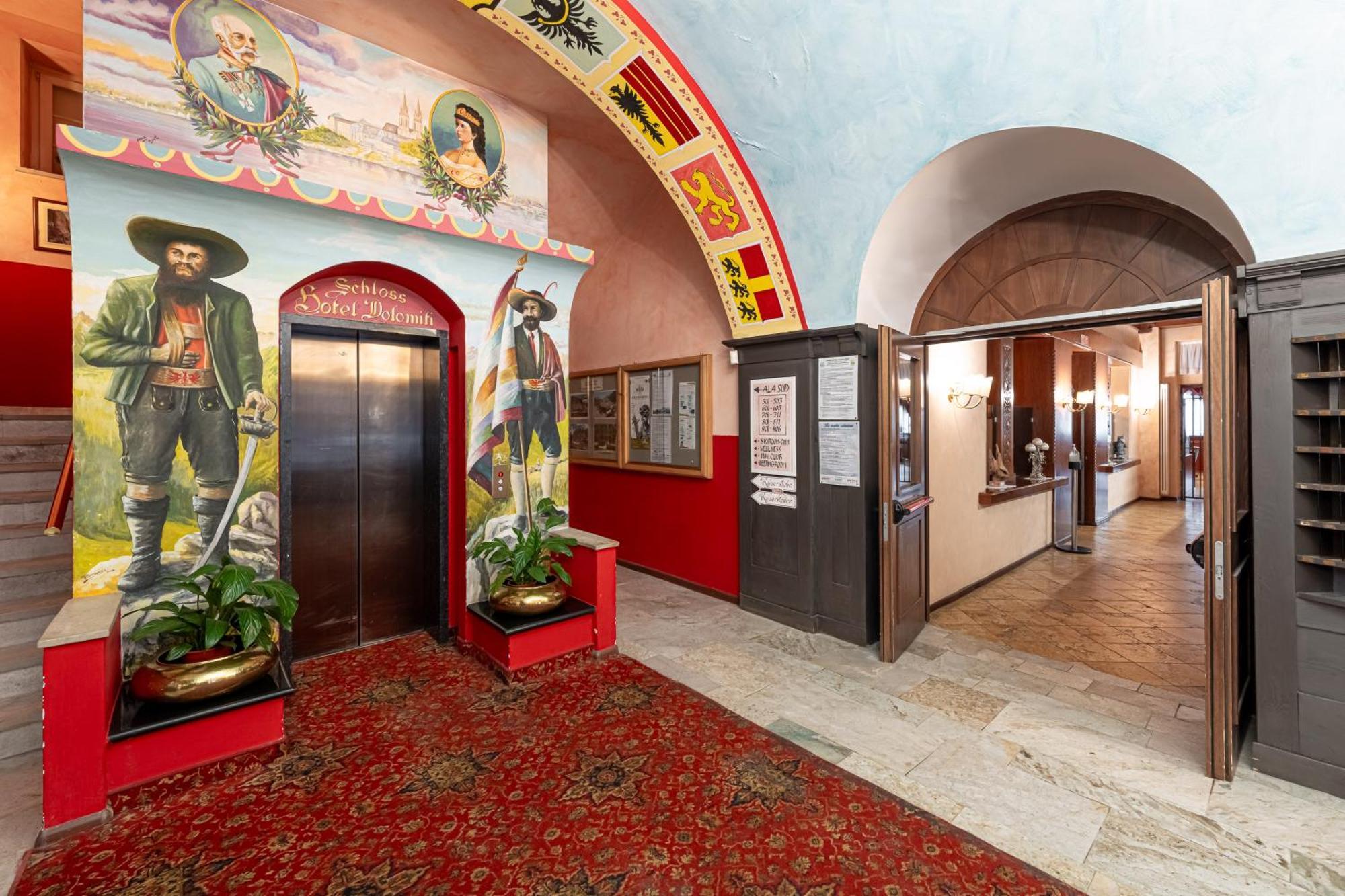 Hotel Dolomiti Schloss カナツェーイ エクステリア 写真
