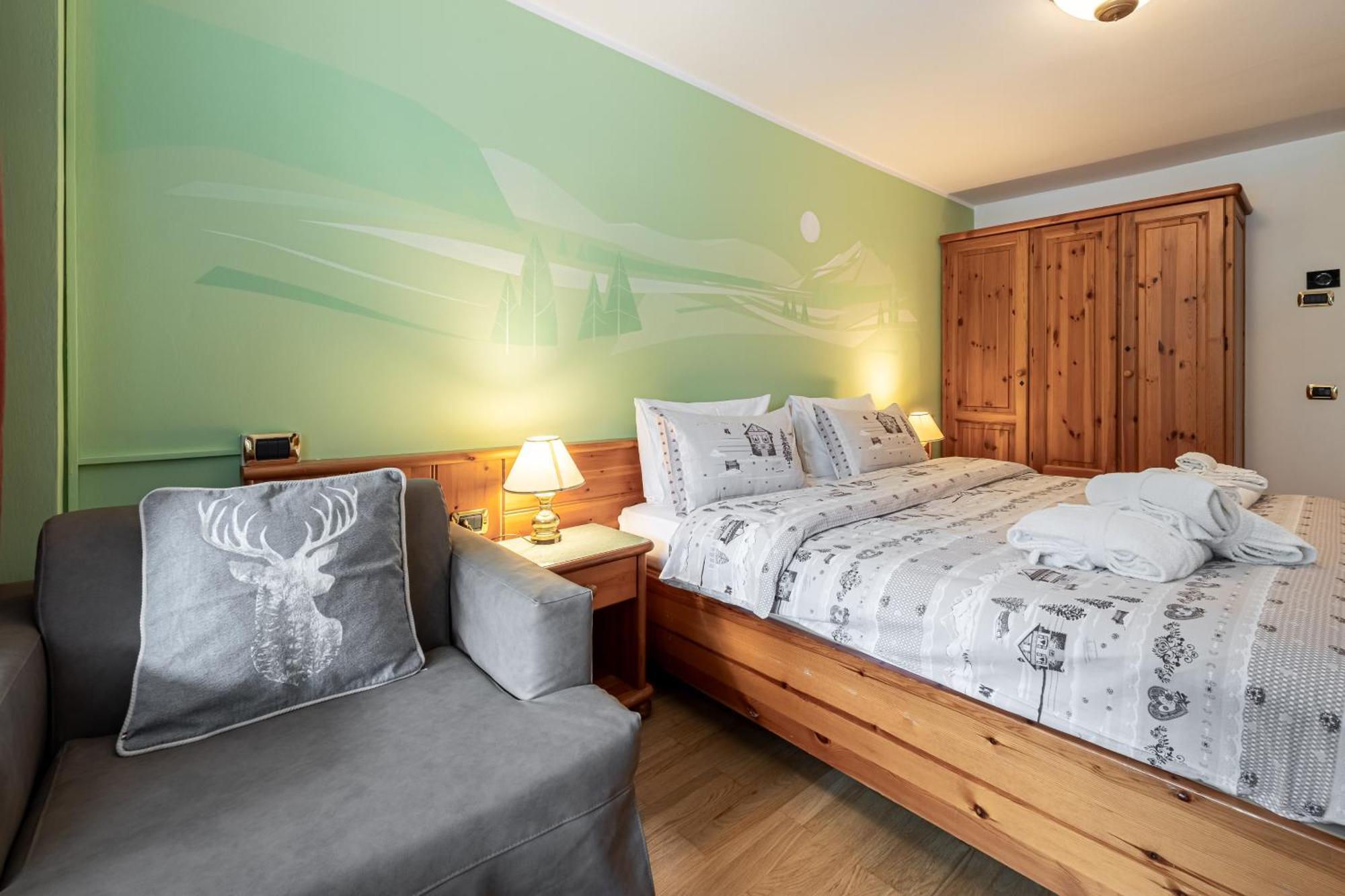 Hotel Dolomiti Schloss カナツェーイ エクステリア 写真