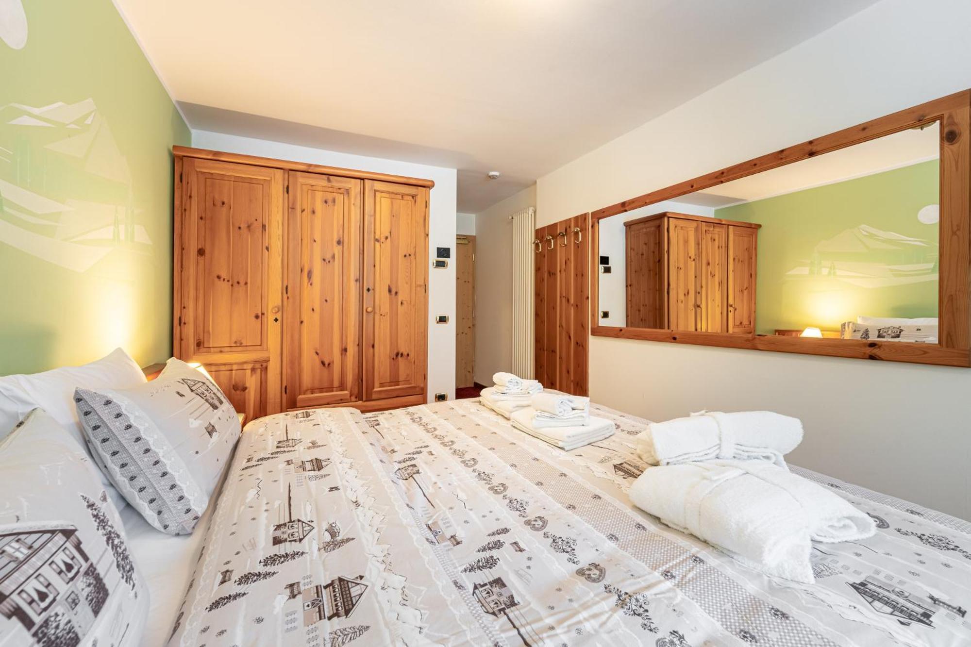 Hotel Dolomiti Schloss カナツェーイ エクステリア 写真