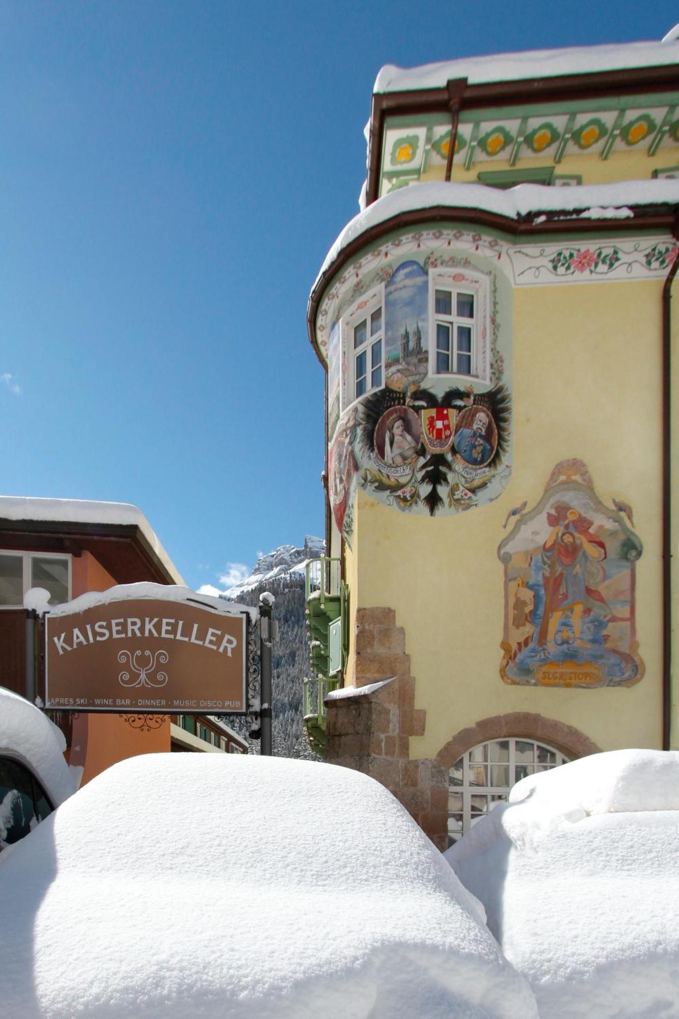 Hotel Dolomiti Schloss カナツェーイ エクステリア 写真