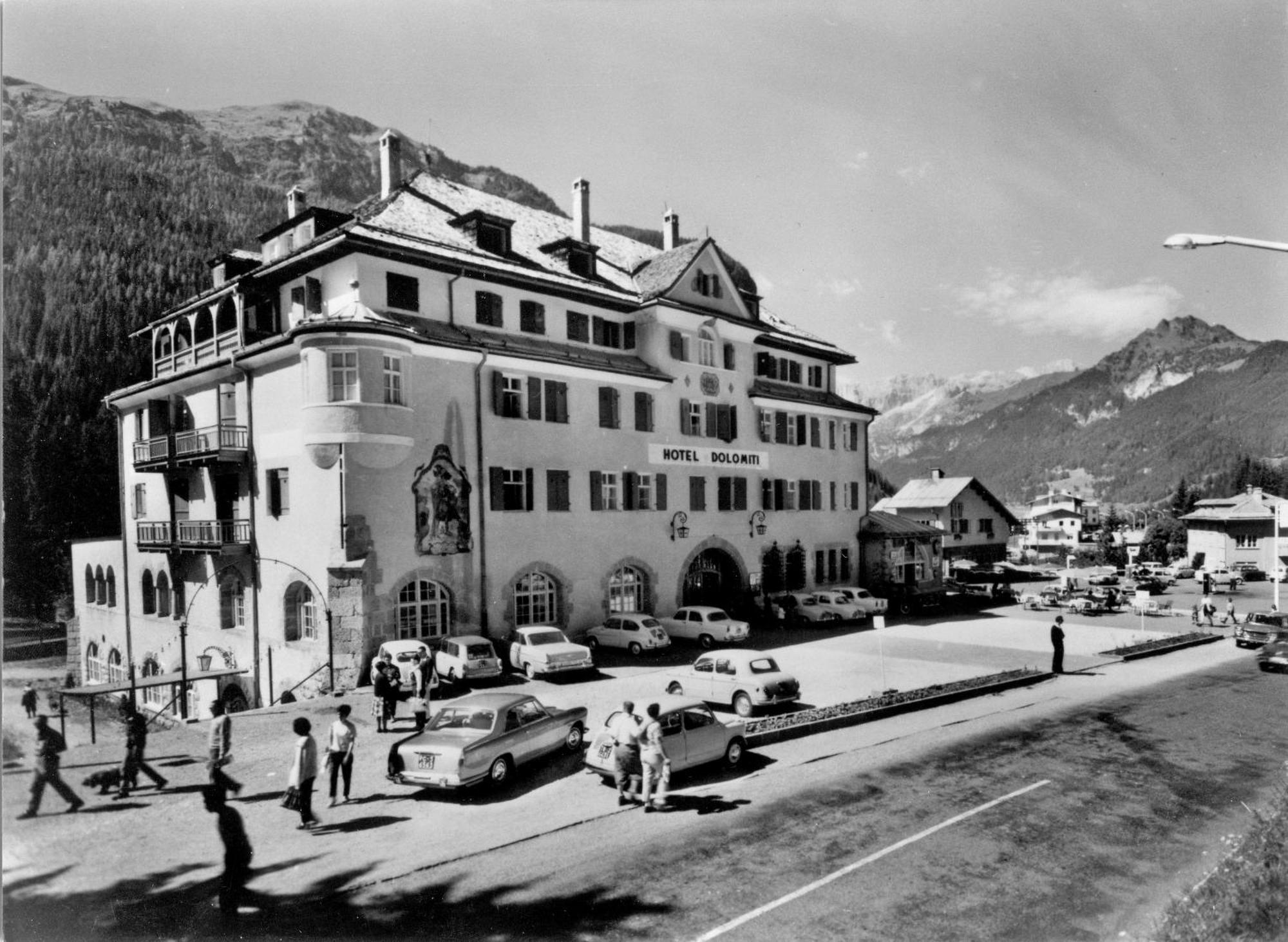 Hotel Dolomiti Schloss カナツェーイ エクステリア 写真