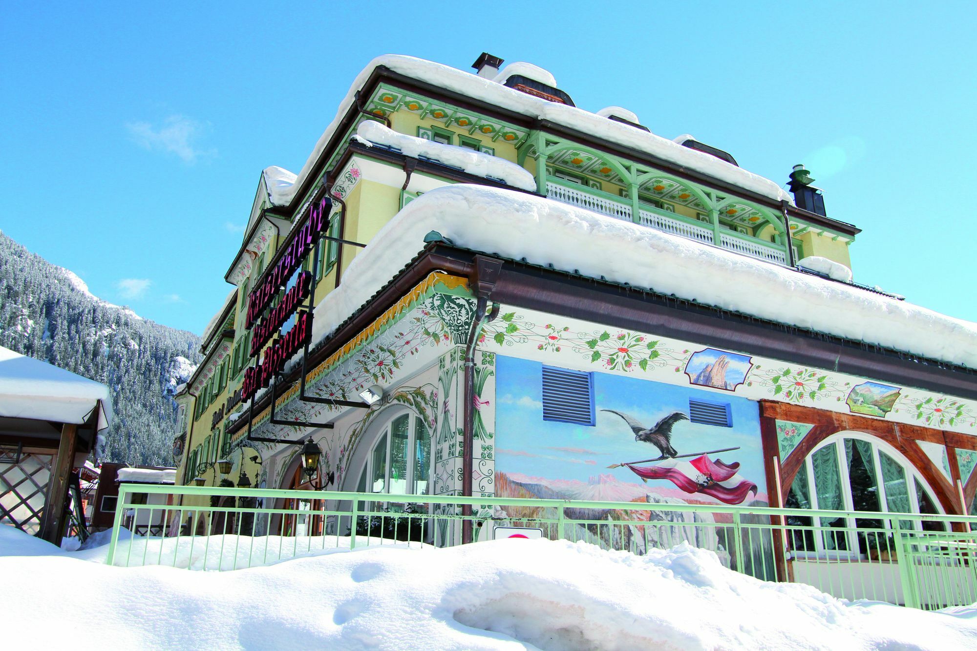 Hotel Dolomiti Schloss カナツェーイ エクステリア 写真
